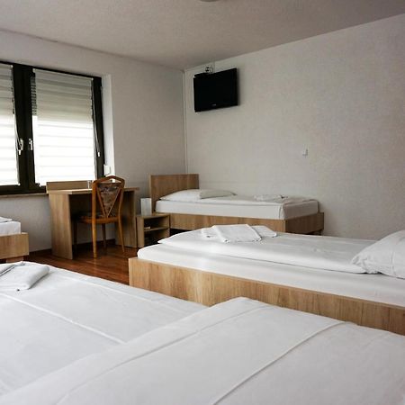 Hotel Kreuz Schwäbisch Gmünd エクステリア 写真