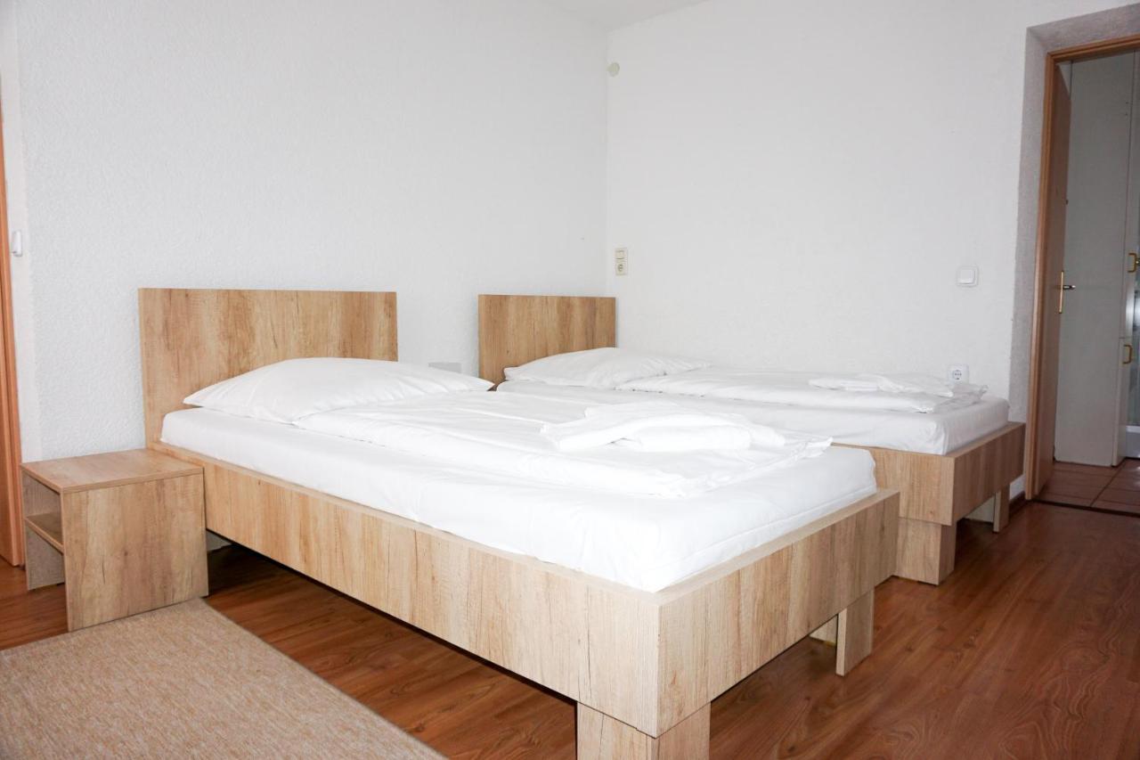 Hotel Kreuz Schwäbisch Gmünd エクステリア 写真