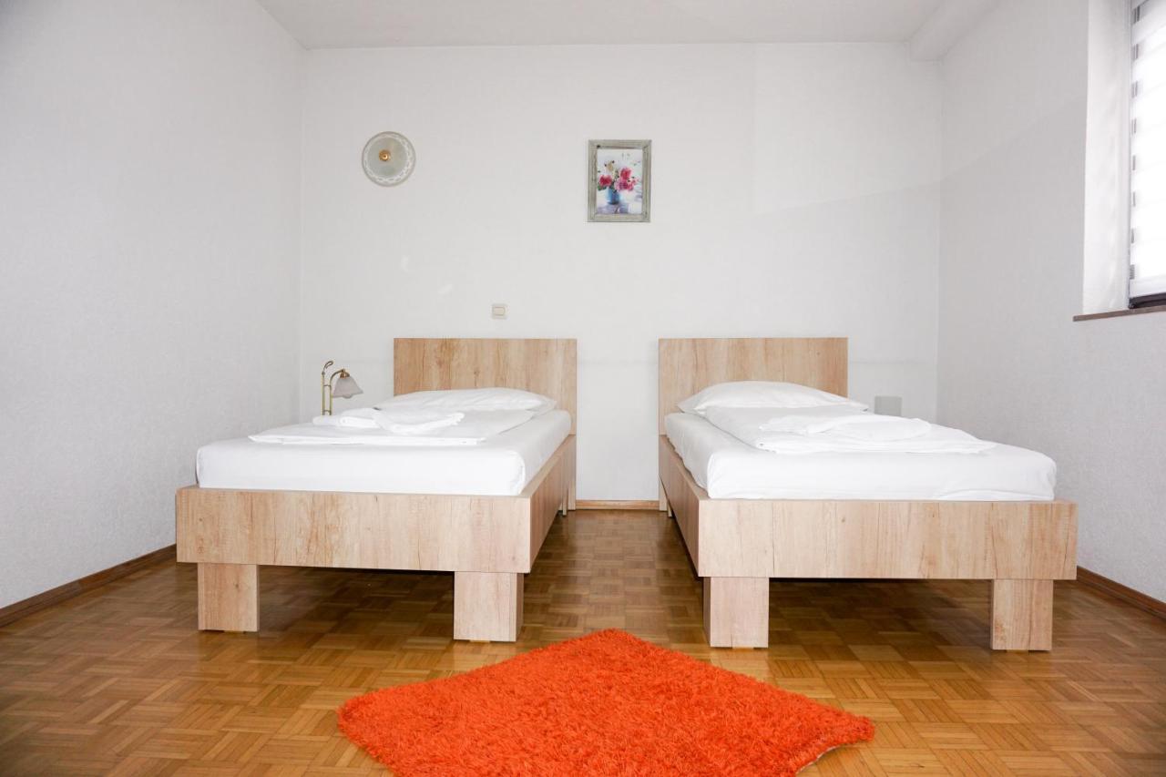 Hotel Kreuz Schwäbisch Gmünd エクステリア 写真