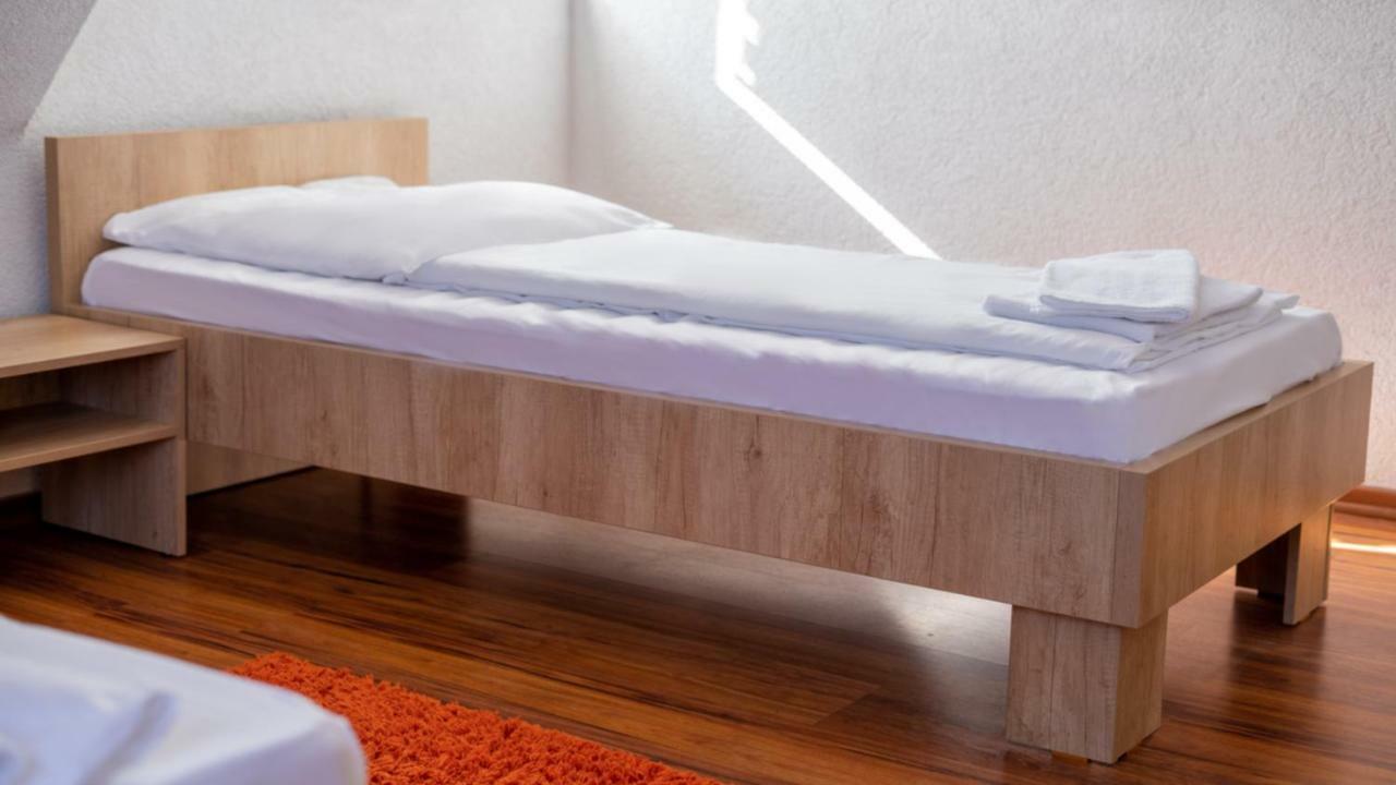 Hotel Kreuz Schwäbisch Gmünd エクステリア 写真